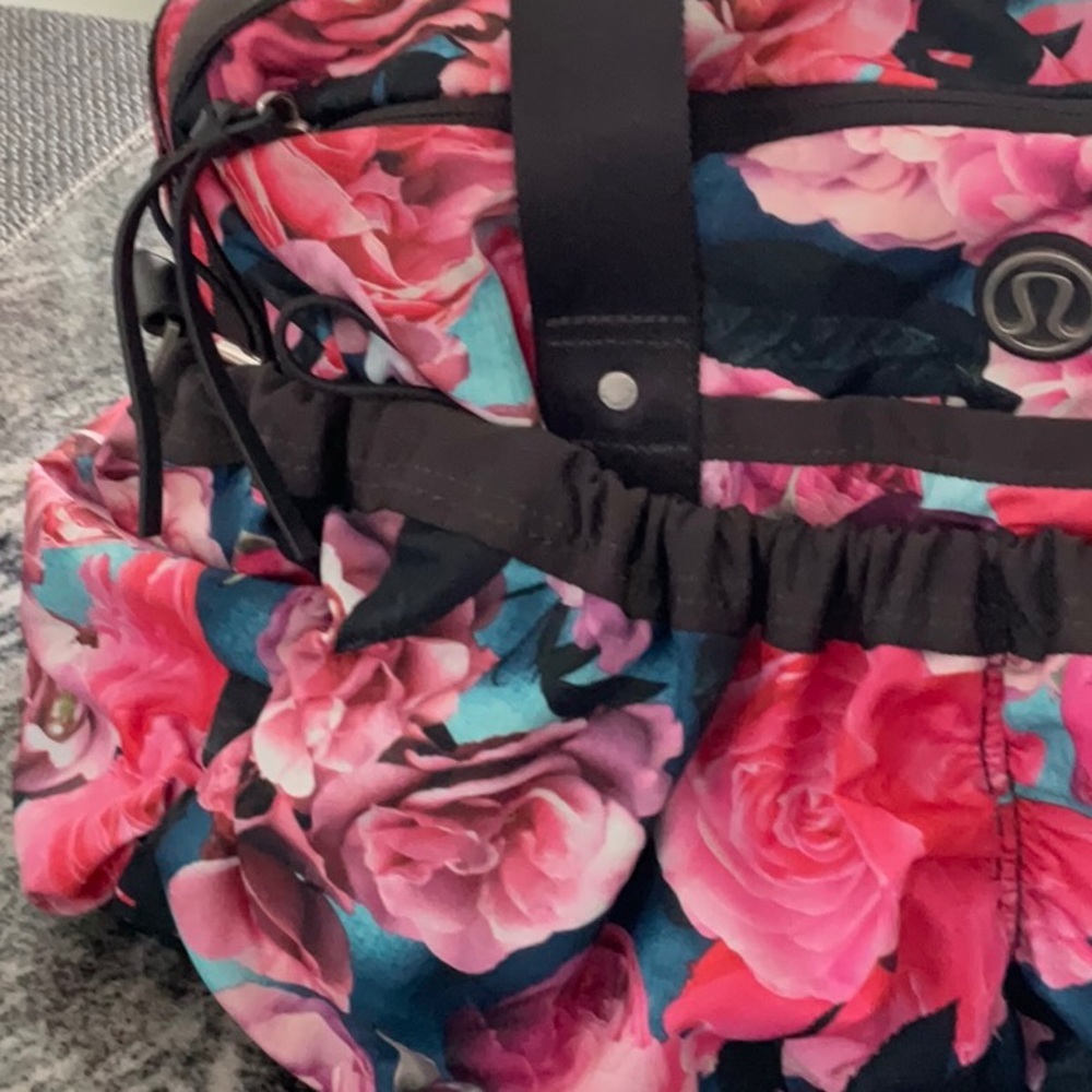 Lululemon Yoga On The Fly Duffel Bag - Picture 5 of 12